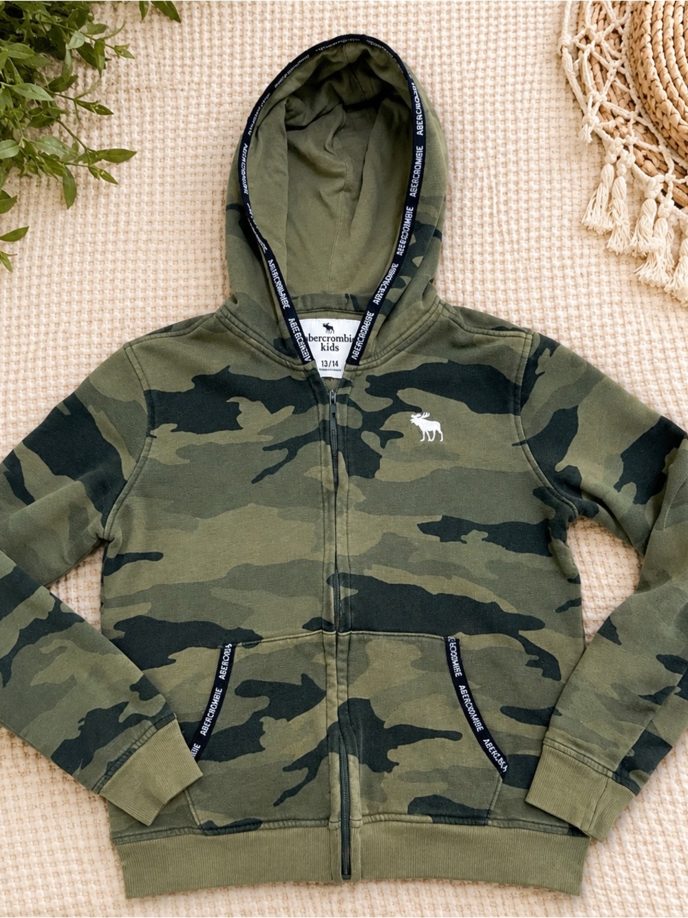 Abercrombie Kids Camo Zip Hoodie Size 13/14 Green Full Zip Sweatshirt